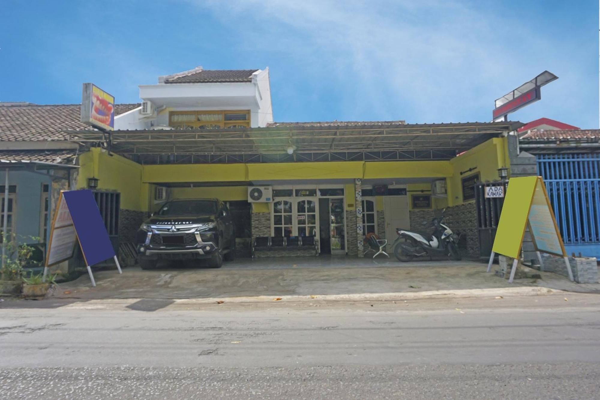 Putih Mulia Homestay Syariah Lumajang Eksteriør bilde
