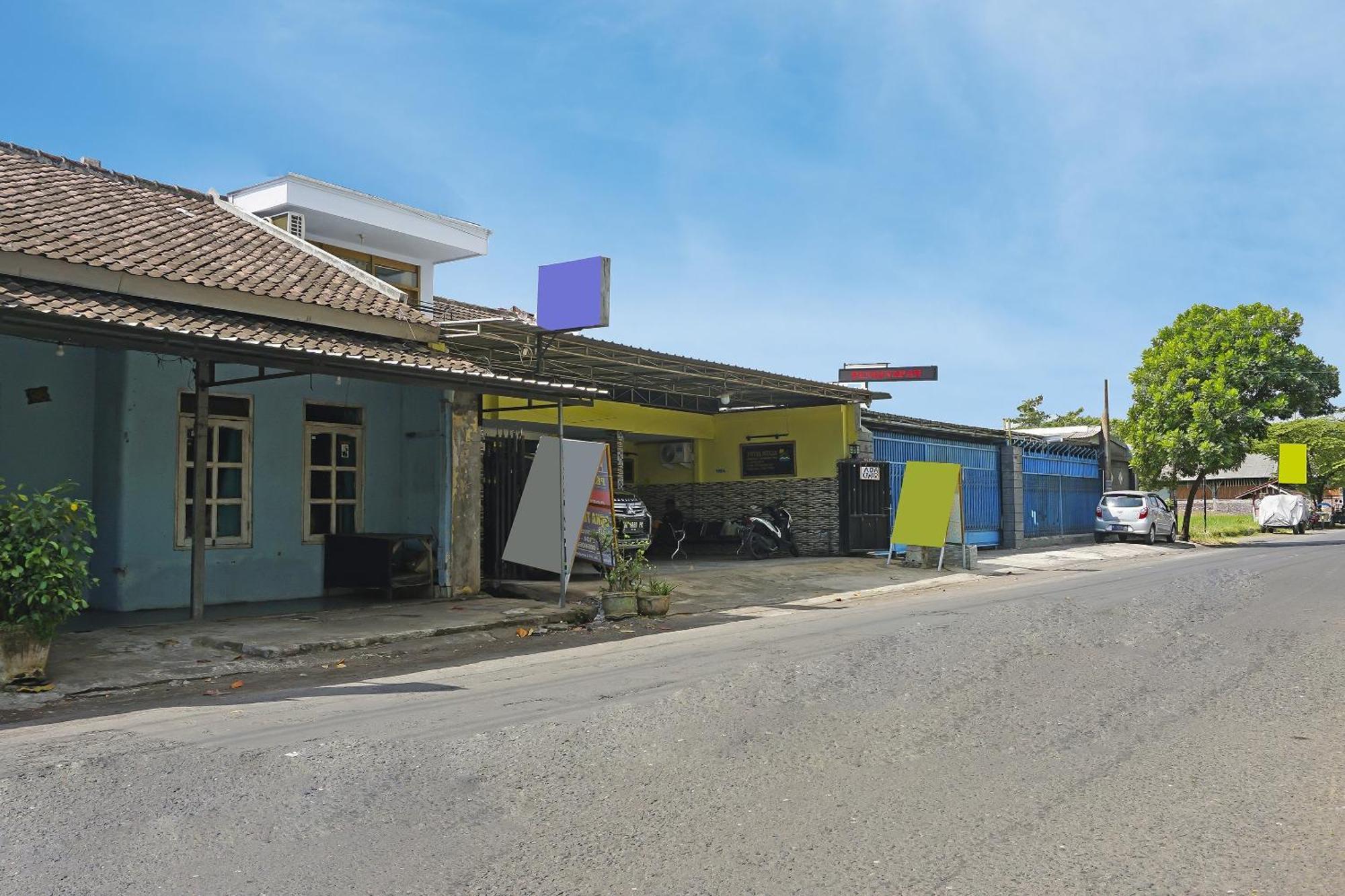 Putih Mulia Homestay Syariah Lumajang Eksteriør bilde