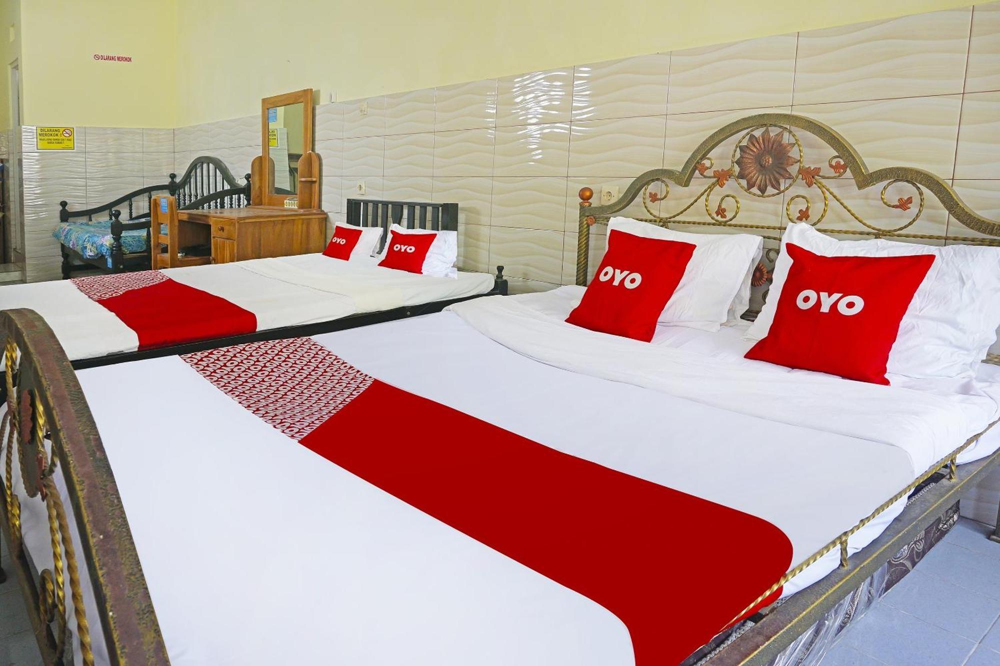 Putih Mulia Homestay Syariah Lumajang Eksteriør bilde