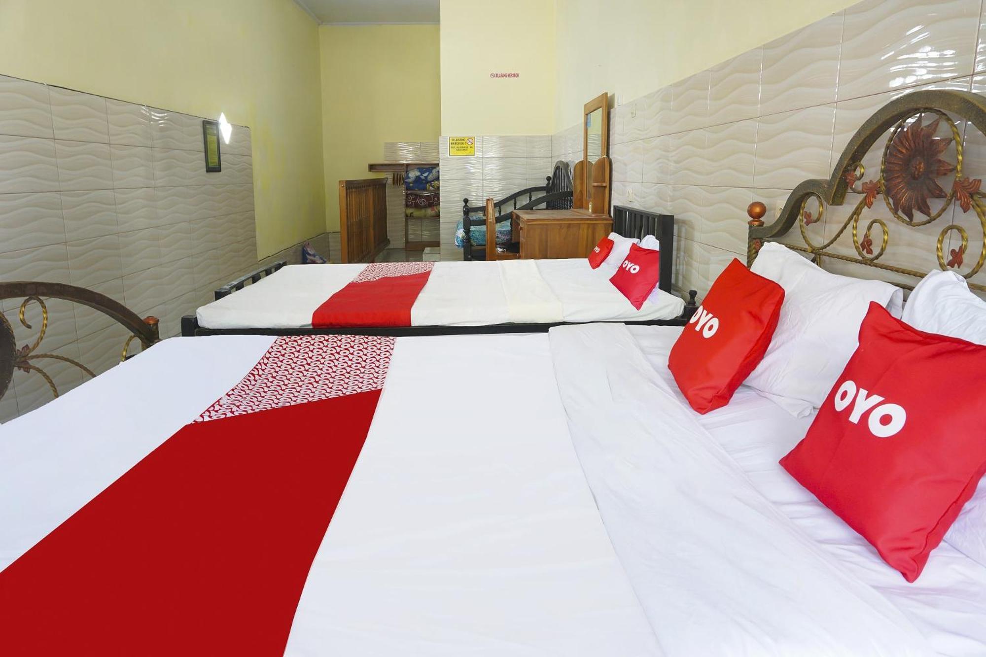 Putih Mulia Homestay Syariah Lumajang Eksteriør bilde